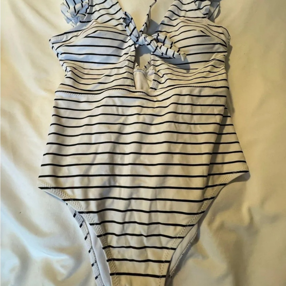 Cupshe Black and White Striped One Piece Swimsuit